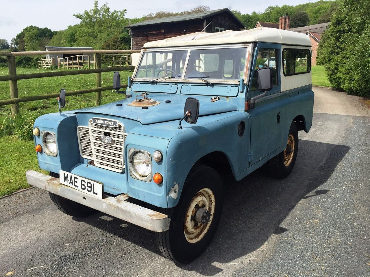 Land Rover Series III 88-inch