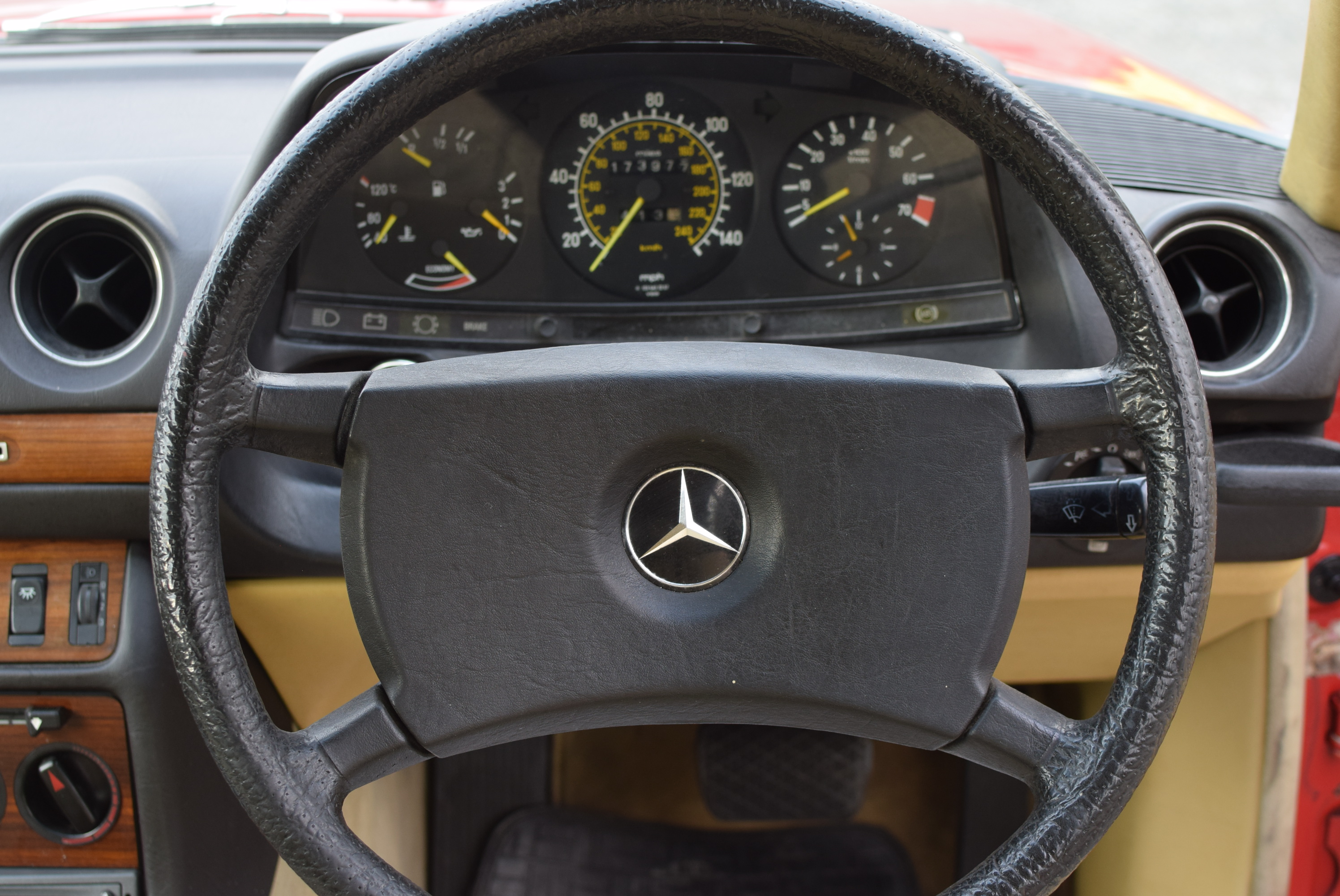 Mercedes-Benz 280 CE (W123)