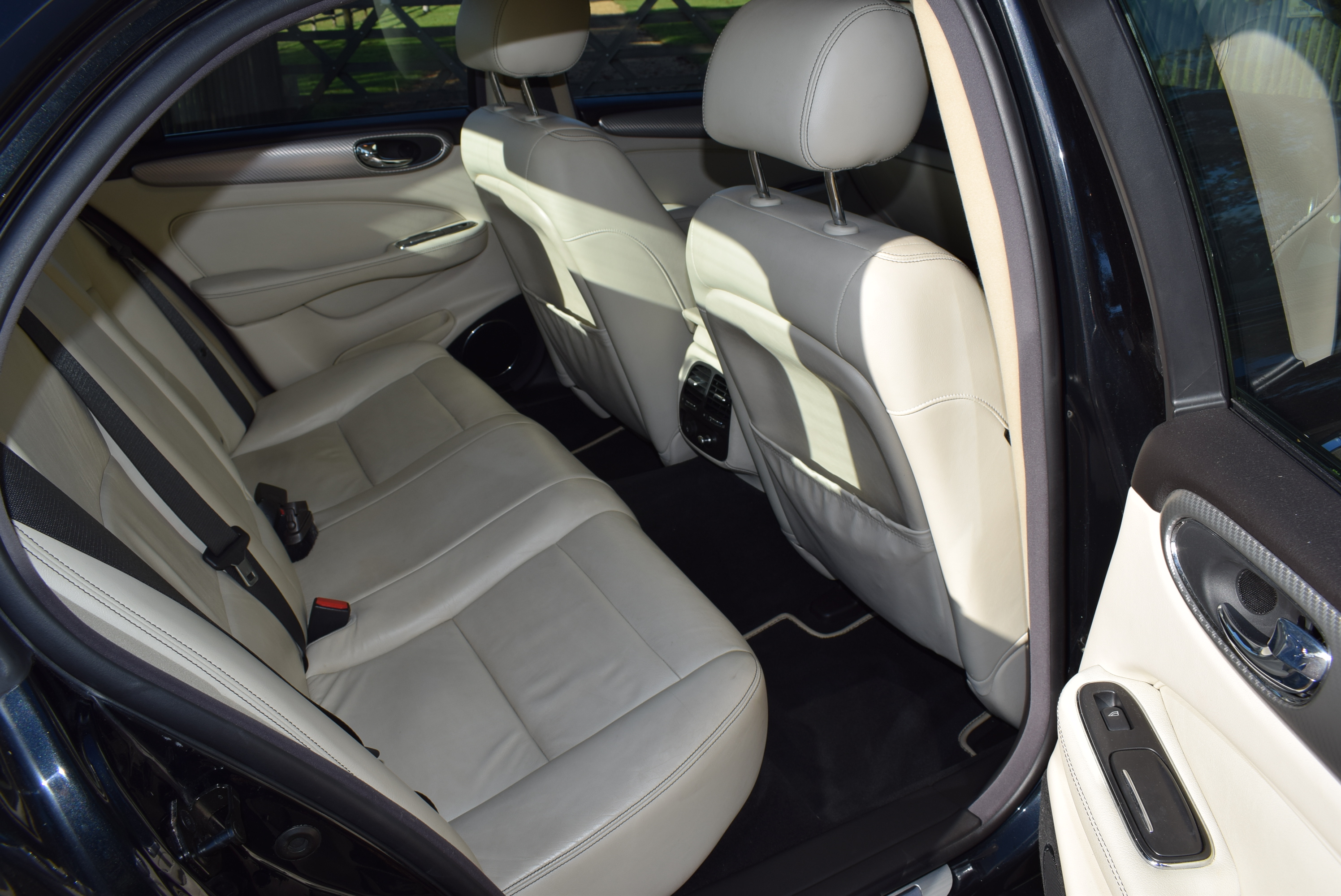 Jaguar XJ-R Portfolio Edition