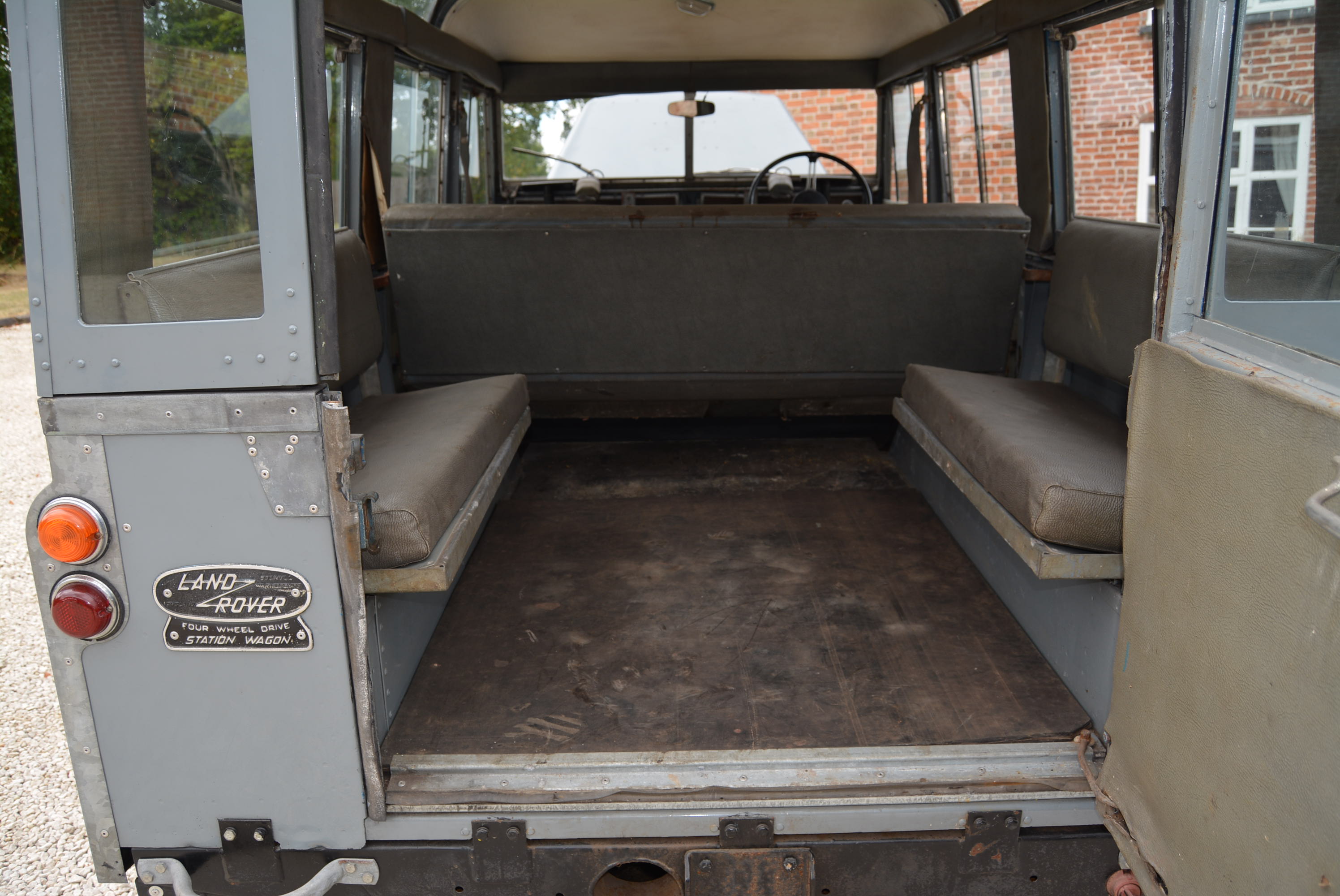 Land Rover Series II Station Wagon 109