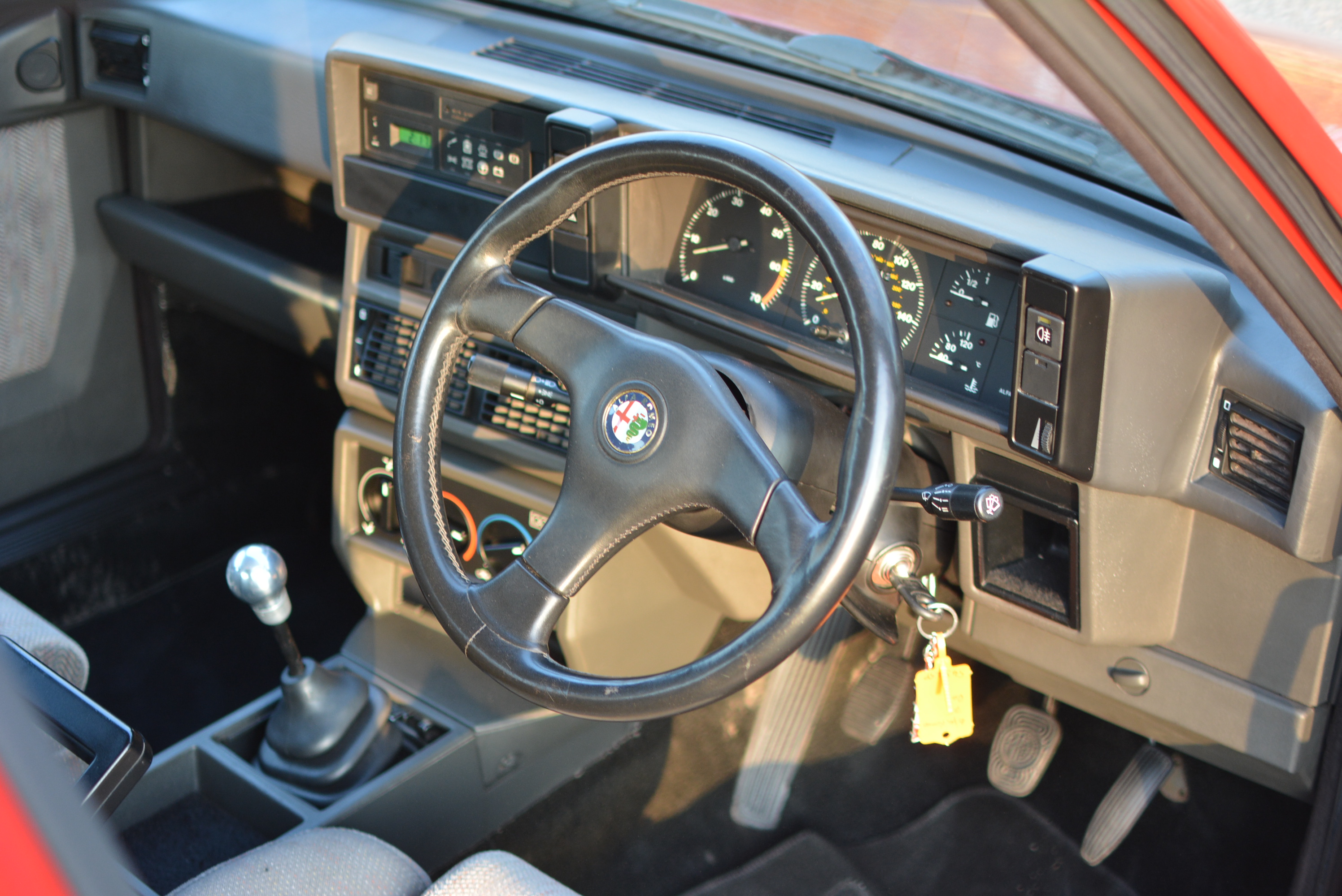 Alfa Romeo 75 