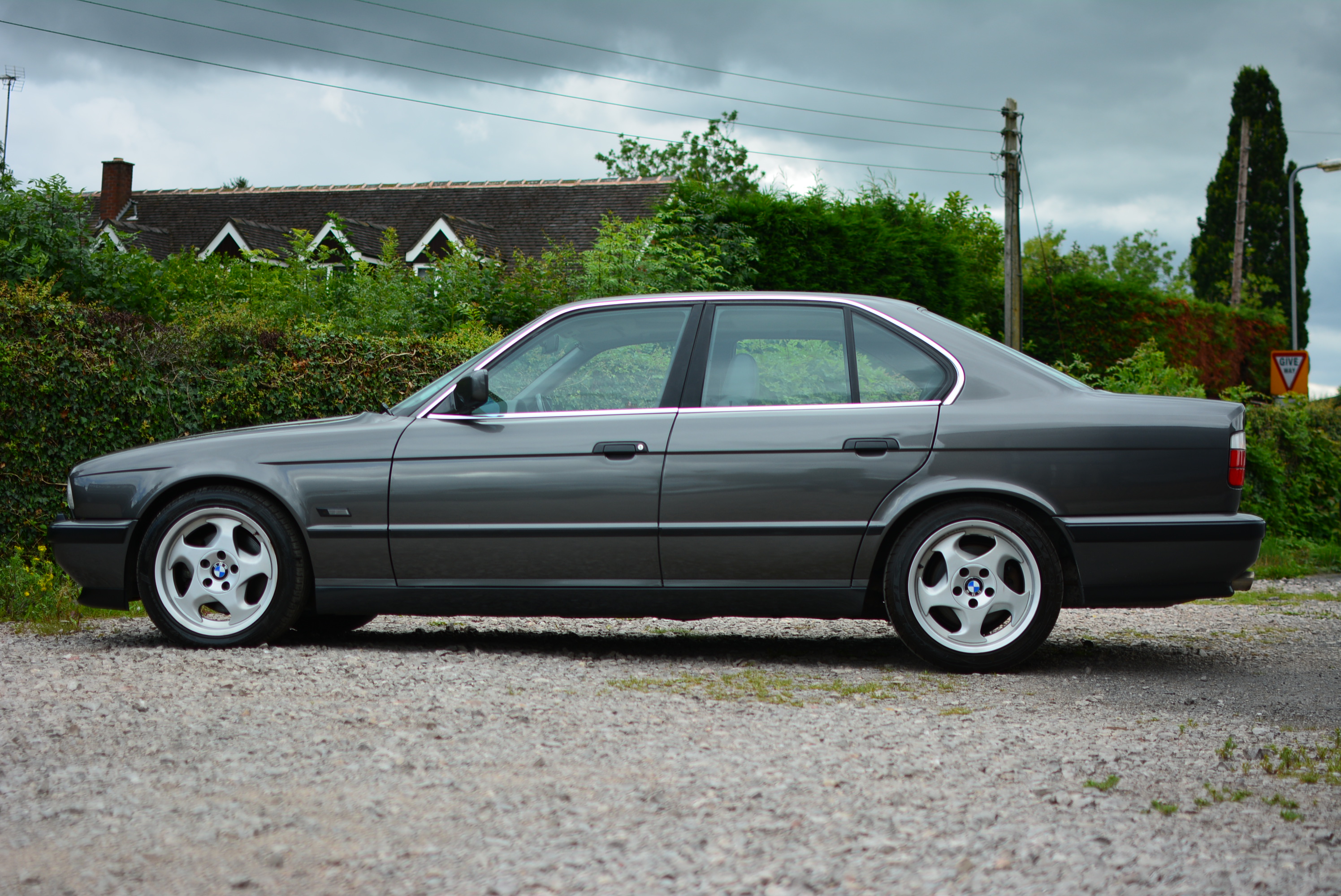 BMW  M5 (E34)