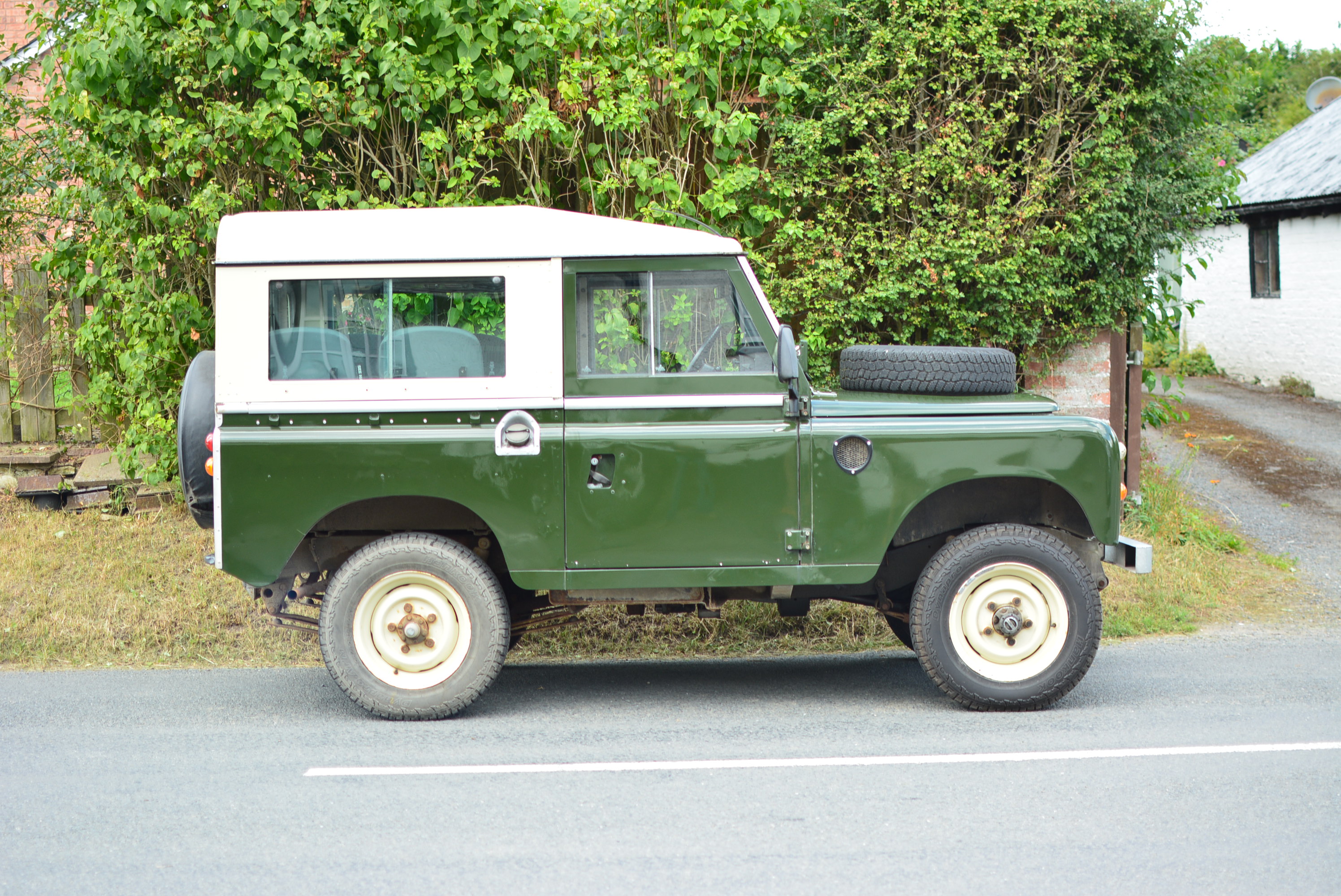 Land Rover Series III 88