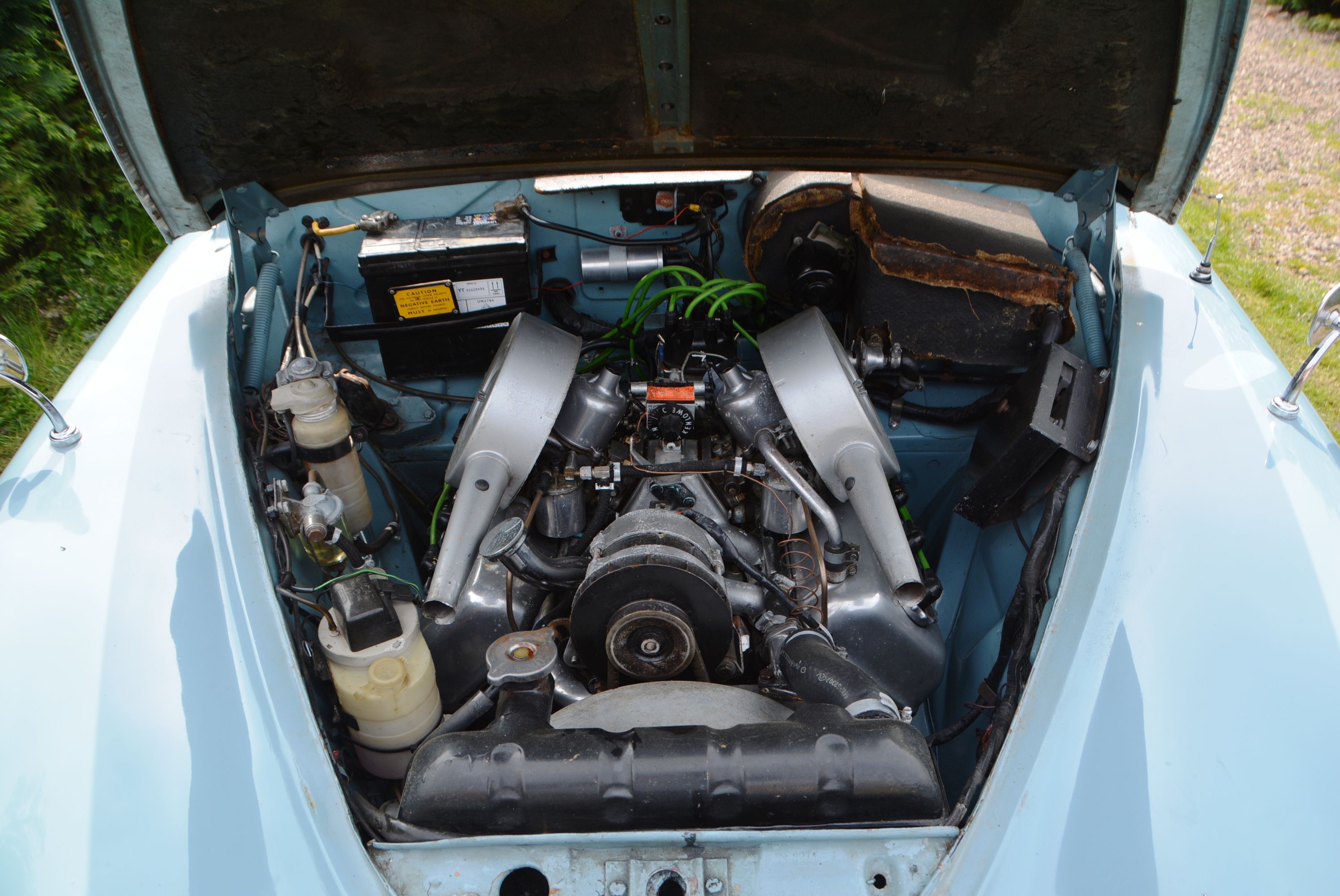 Daimler  250 V8