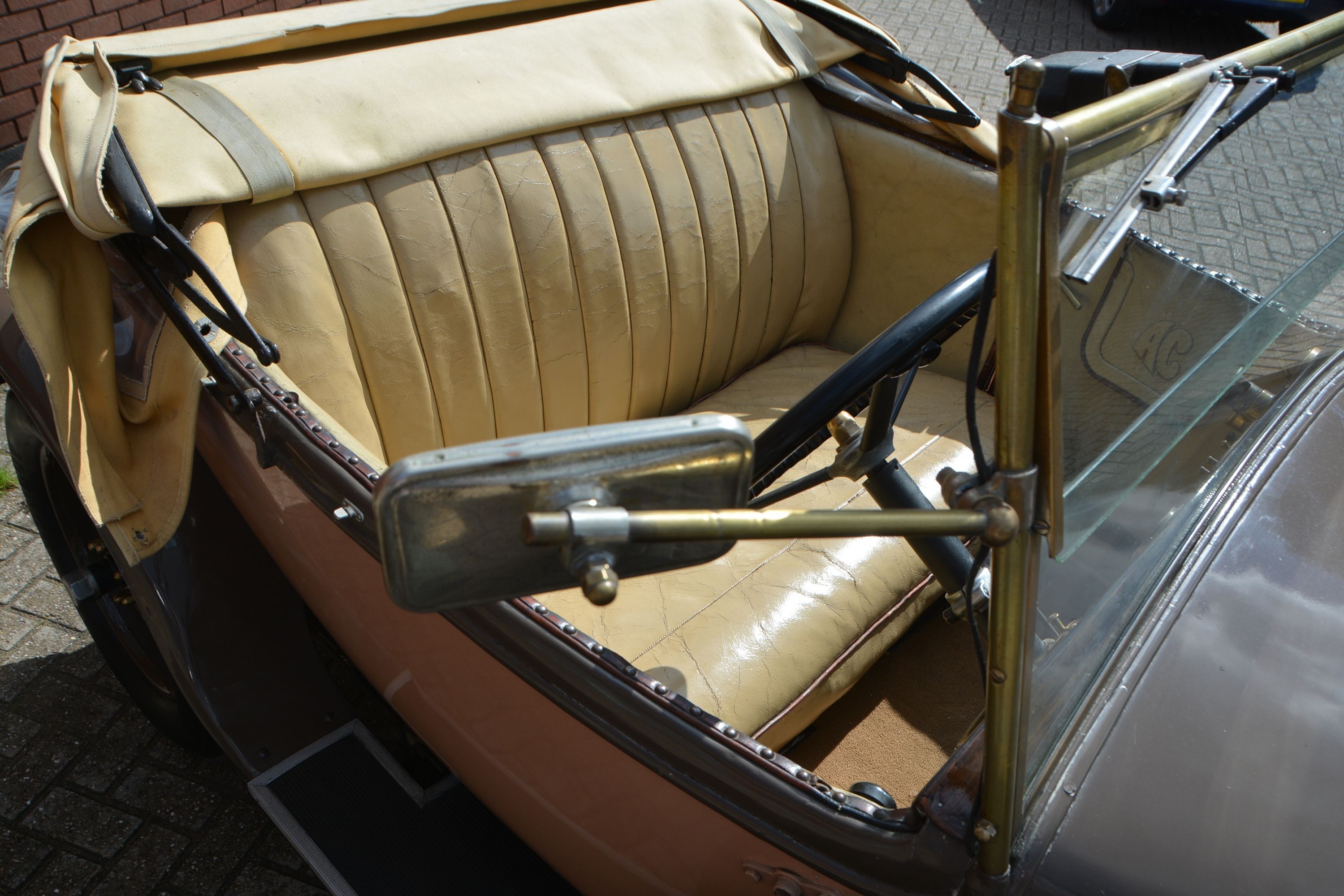 AC Royal Two-Seater with Dickey