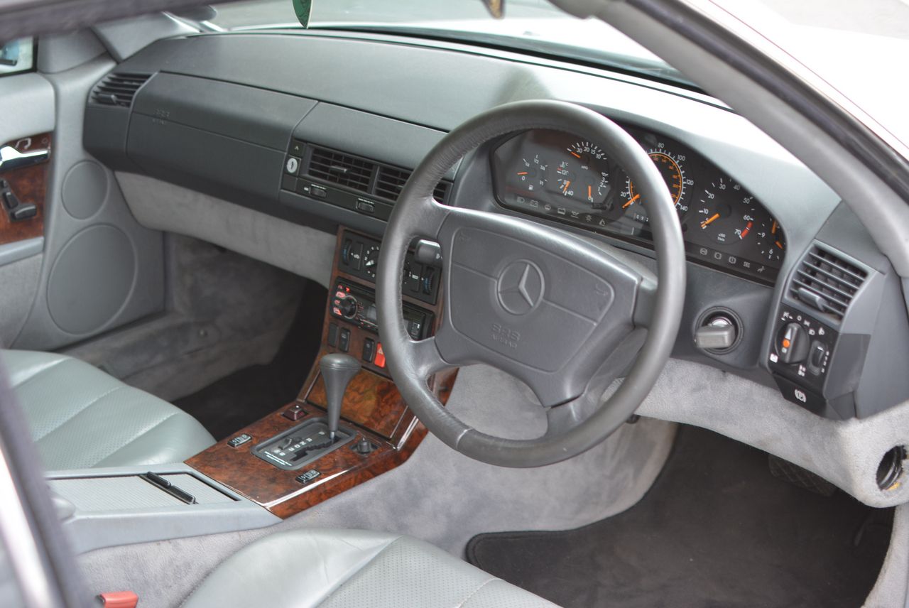 Mercedes-Benz 300SL (R129)