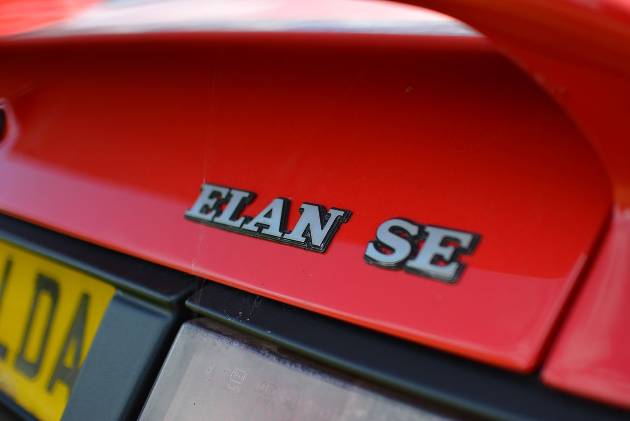 Lotus Elan SE Turbo (M100)