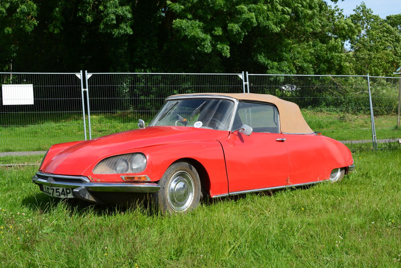 This Citroen DS 21 Décapotable by Chapron Is a Feast for the Eyes -  autoevolution