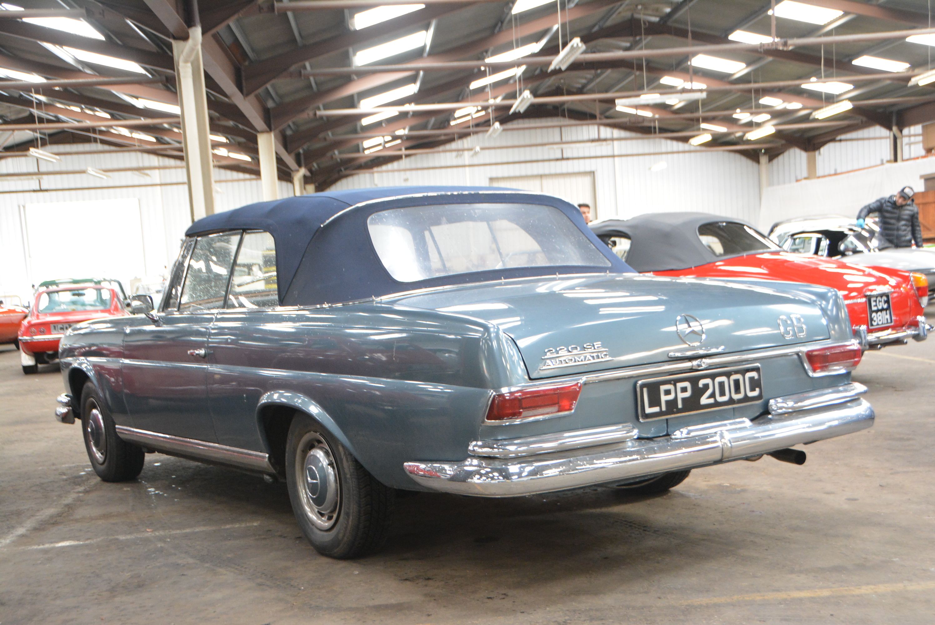 Mercedes-Benz 220 SEb Convertible