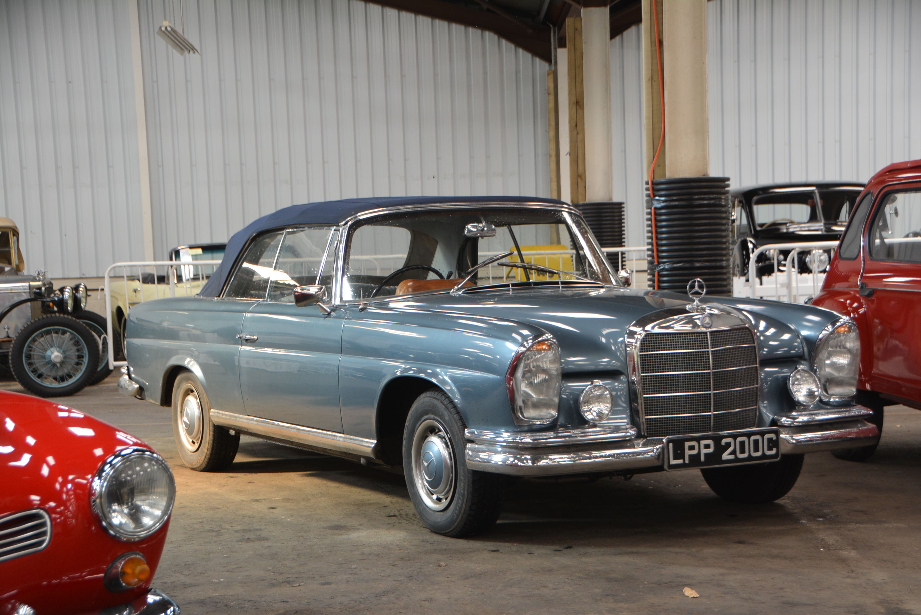 Mercedes-Benz 220 SEb Convertible