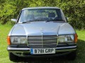 Mercedes-Benz 230E Saloon