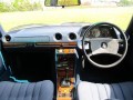 Mercedes-Benz 230E Saloon