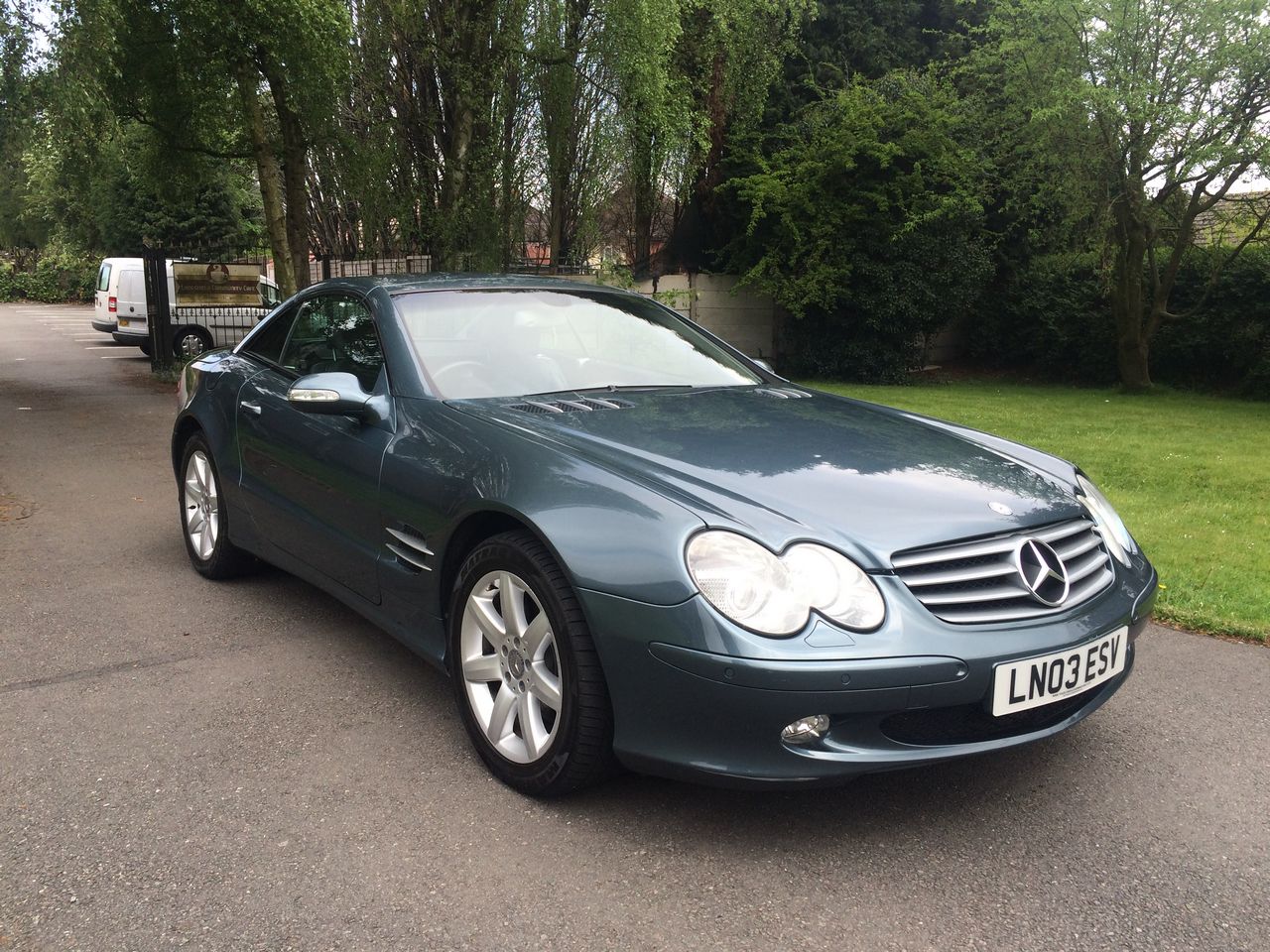 Mercedes-Benz SL500 (R230)